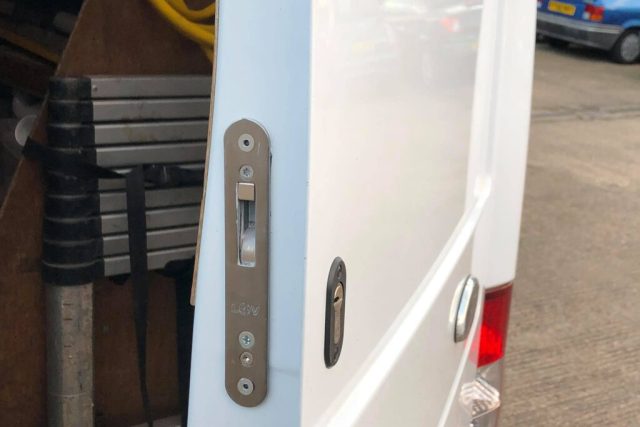 Sicurezza su strada: le nuove serrature per furgoni Daken